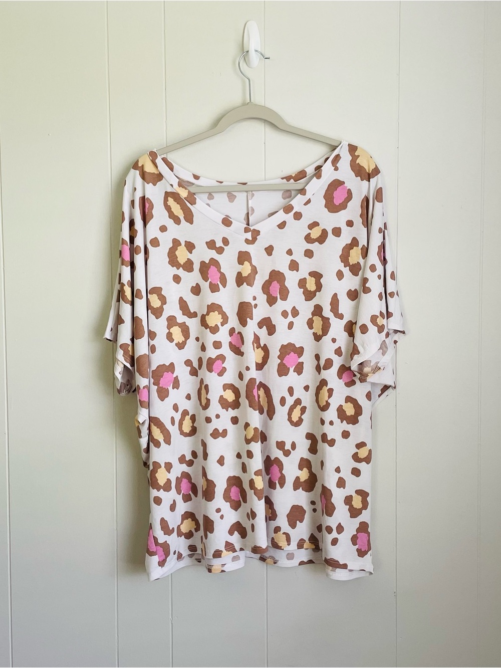 Paisley Grace 3X Leopard Floral Print Top – Pink & Brown Short Sleeve Tunic